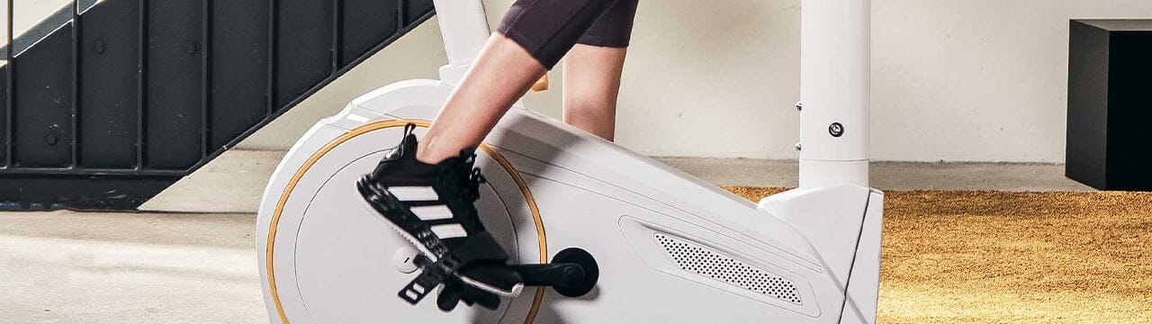 Fit werden ohne Fitnessstudio: So erstellst du den perfekten Trainingsplan für deinen Heimtrainer