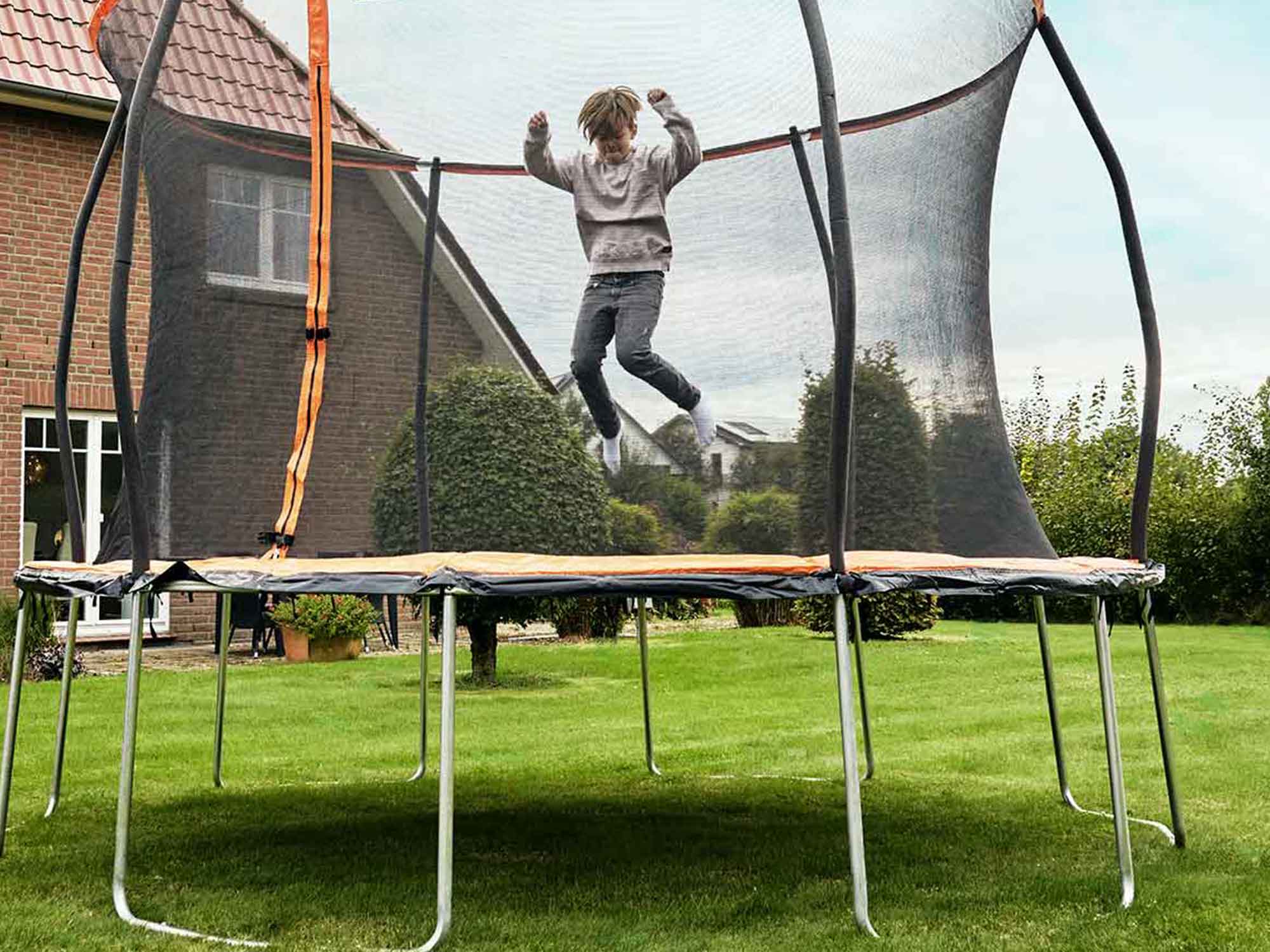 Gartentrampolin Sicherheit: Diese 5 Kriterien zeichnen ein sicheres Modell aus!