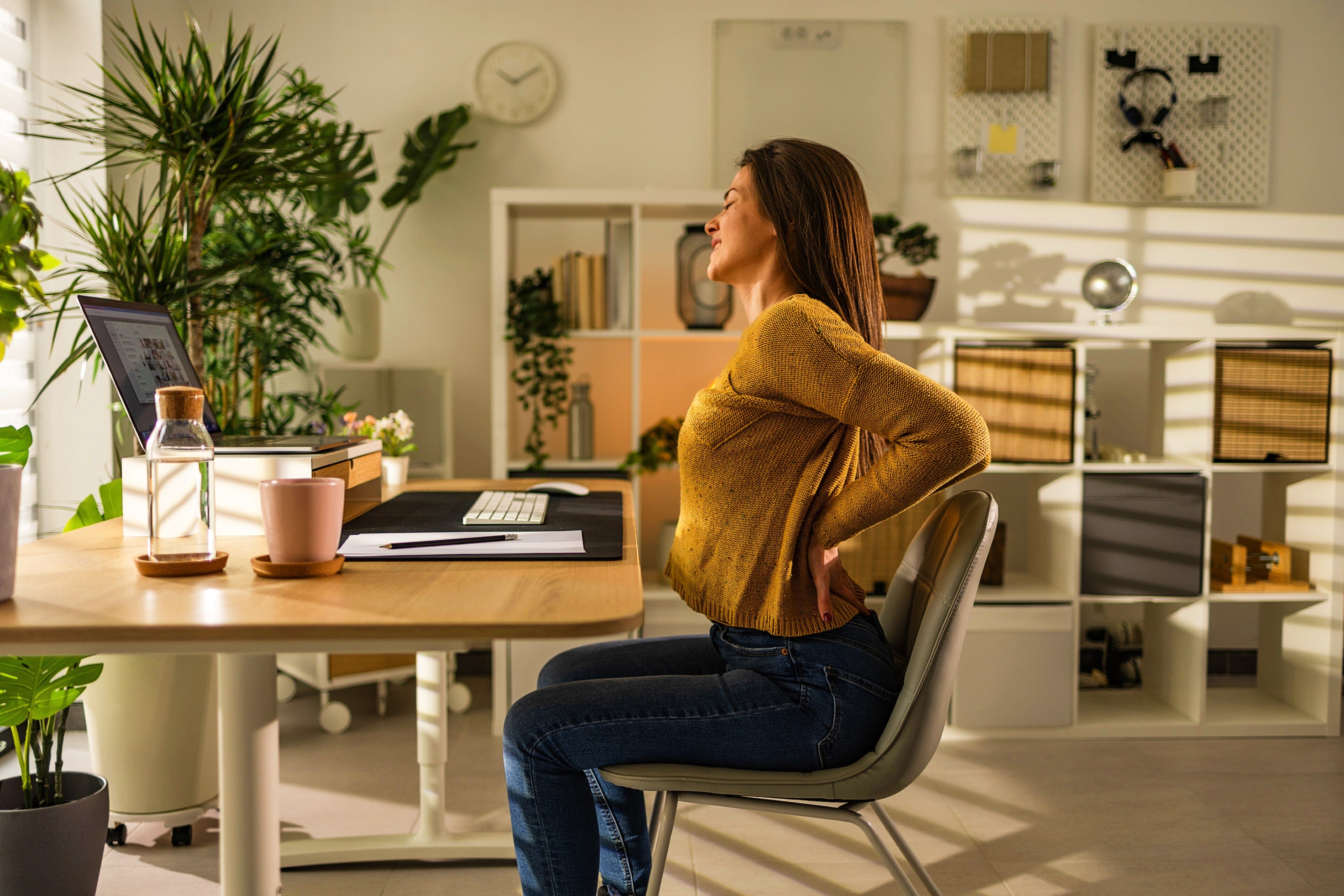 Sage Rückenschmerzen im Home-Office den Kampf an