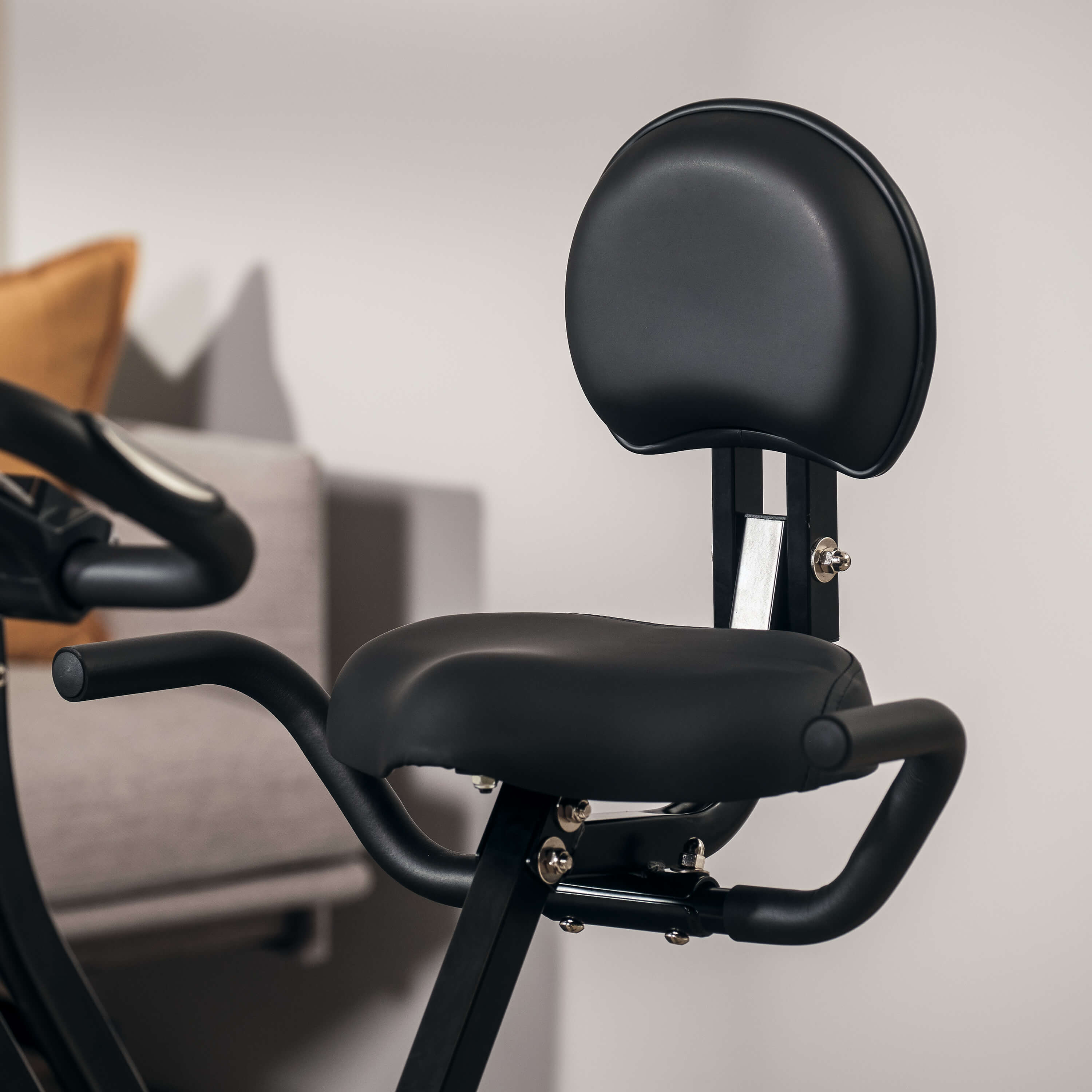 SportPlus_Heimtrainer_kompakt_Sitz_Lehne_SP-HT-1400-IE