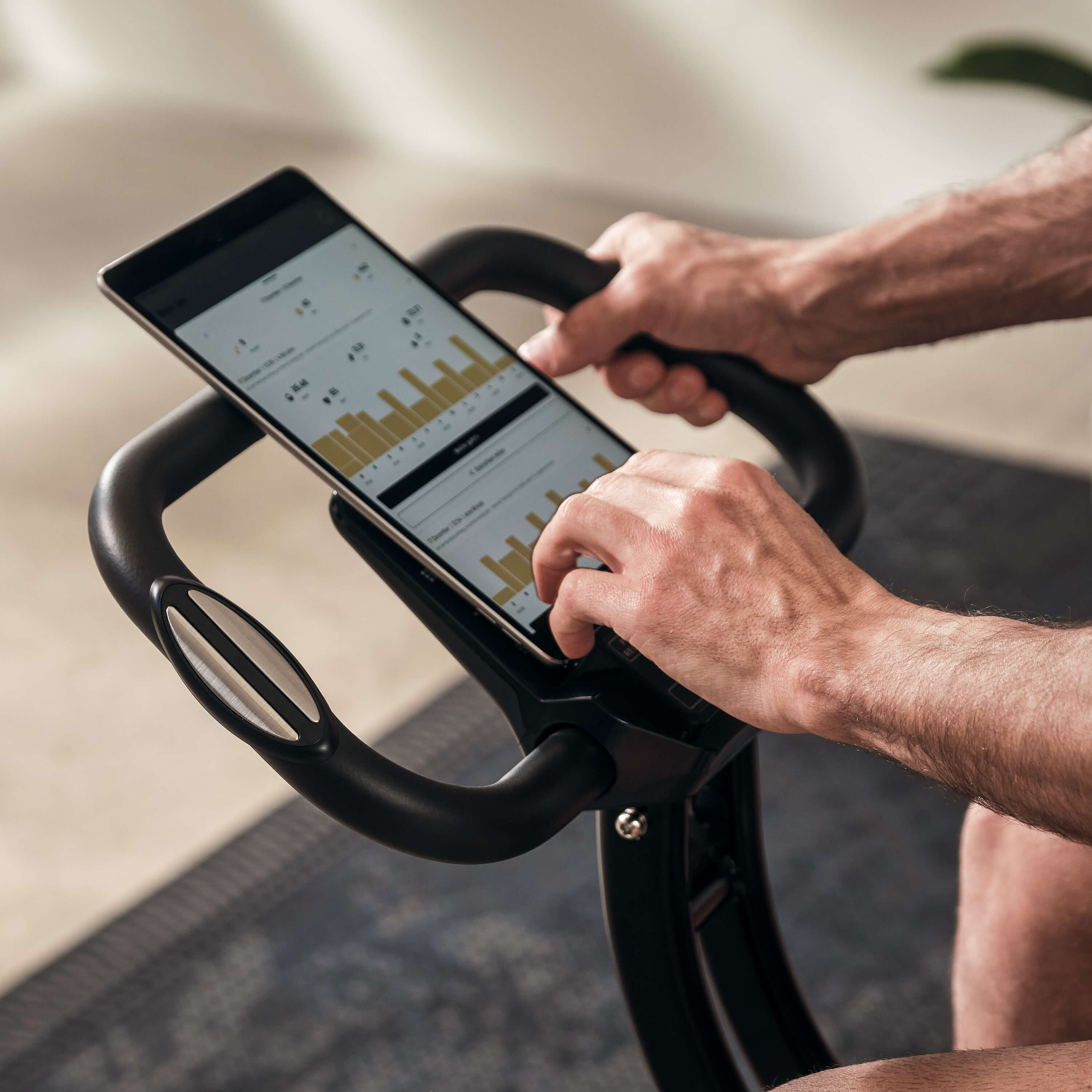 SportPlus_Heimtrainer_Display_Tablethalterung_SP-HT-1400-IE