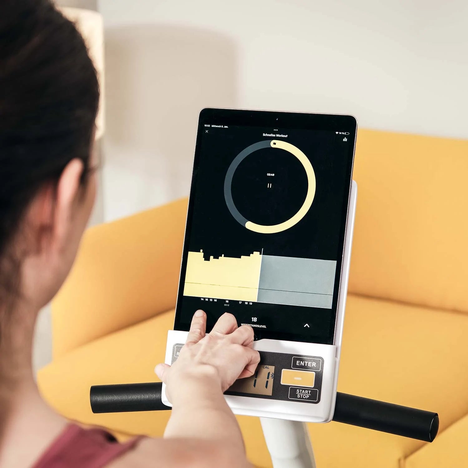 SportPlus_Liegeheimtrainer_Display_Tablethalterung_SP-RB-9500-IE