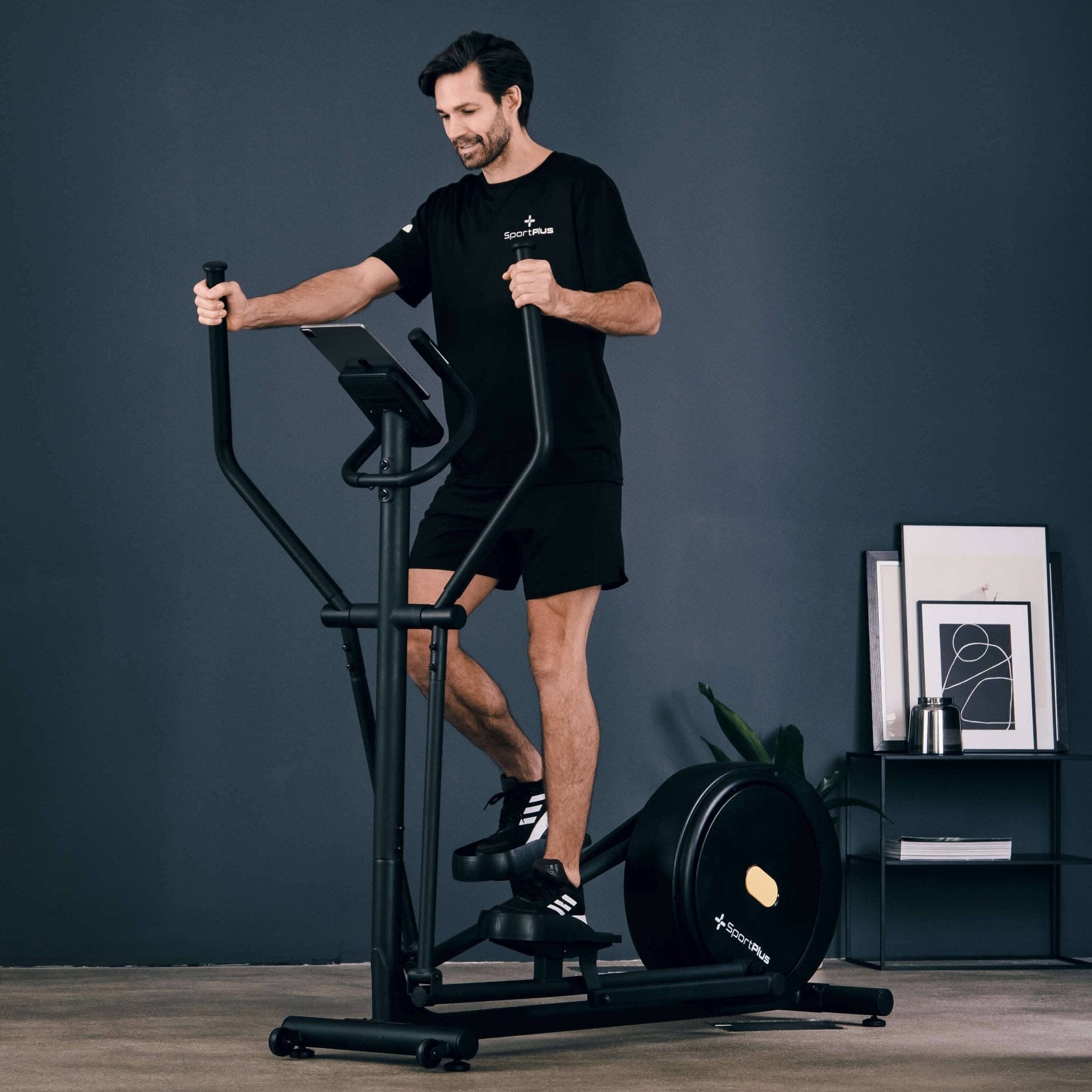 DESIGN Crosstrainer mit App-Steuerung & 18 kg Schwungmasse SP-ET-9910-iE SportPlus 
